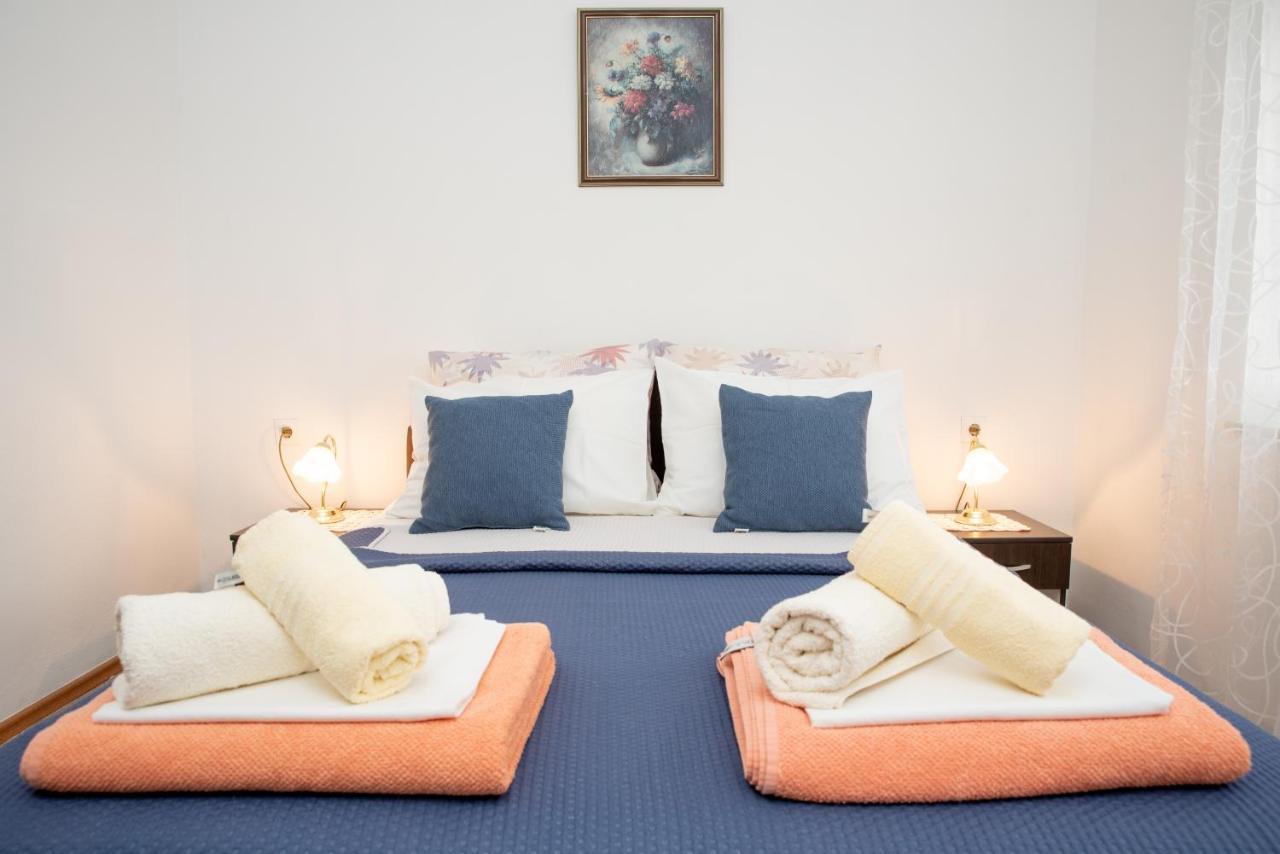 Apartmani Silvana&Vera Senj  Exteriör bild