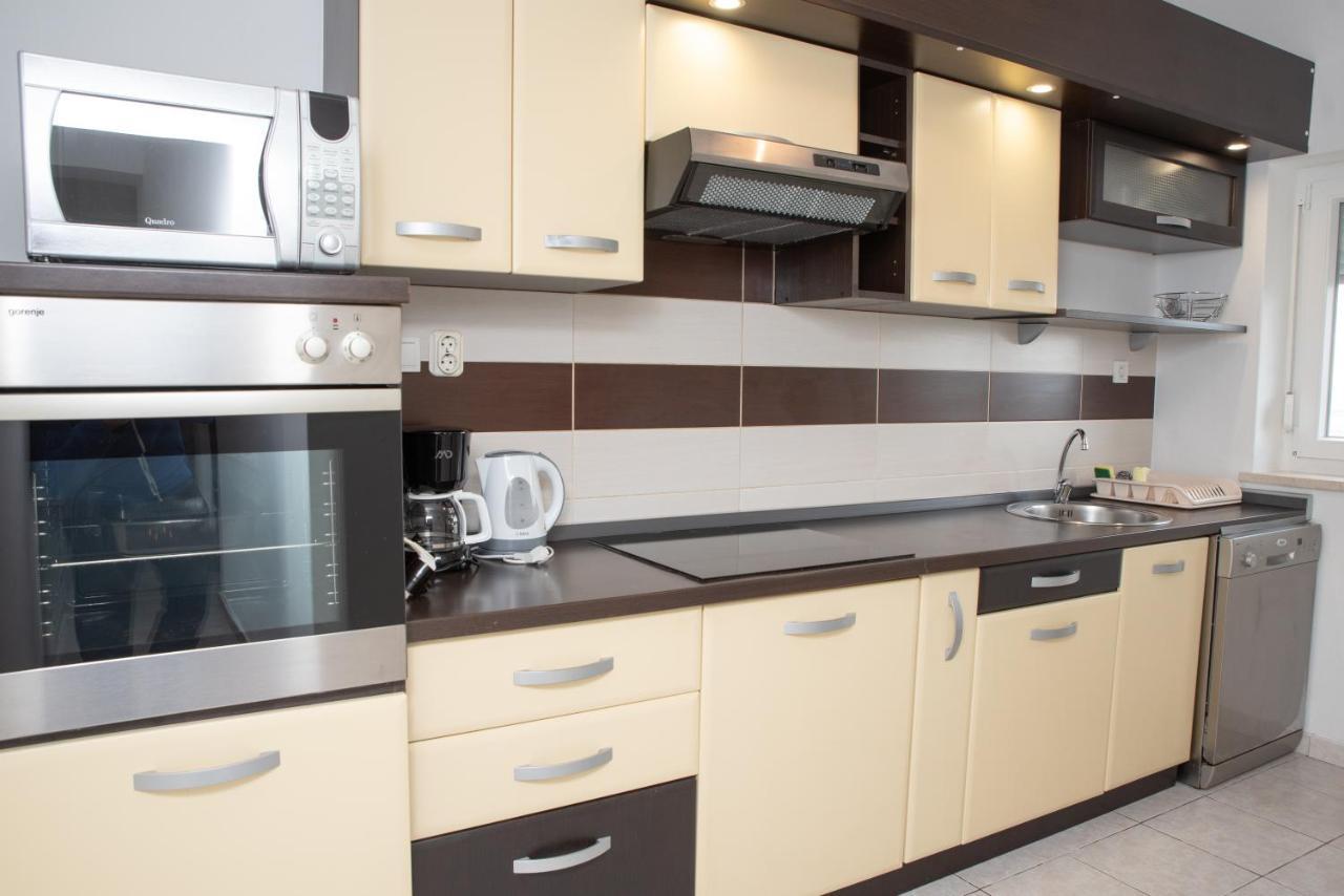 Apartmani Silvana&Vera Senj  Exteriör bild