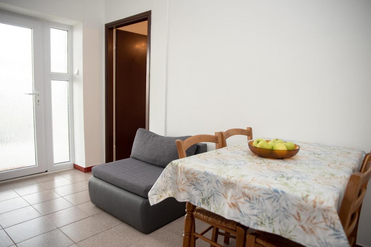Apartmani Silvana&Vera Senj  Exteriör bild